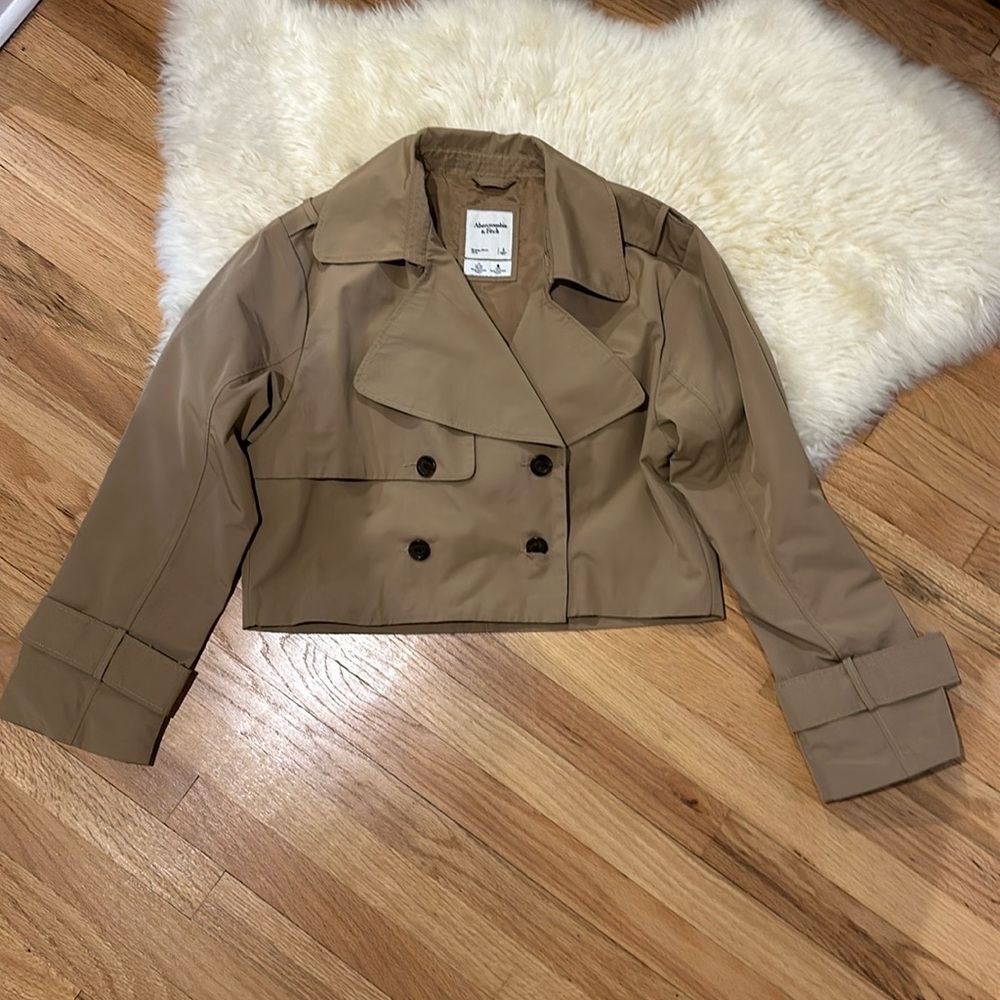 Abercrombie & Fitch cropped trench